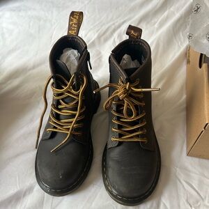 Dr. Martens Dark Brown Wildhorse Lamper Boots